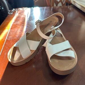 SODA Ankle Strap Womens Mini Flatform Sandals